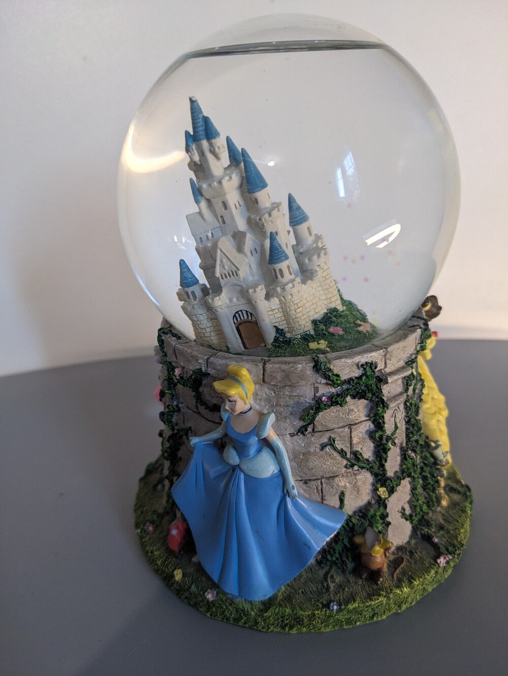 Disney Hallmark Princess Castle Snow Globe Vintage Clear Water EUC